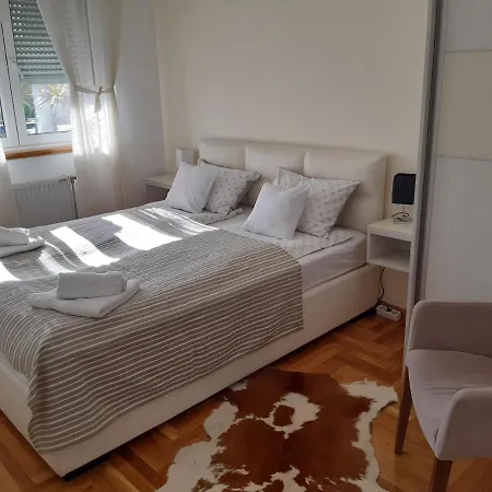 Apartment Rosa Нови Сад Екстериор снимка